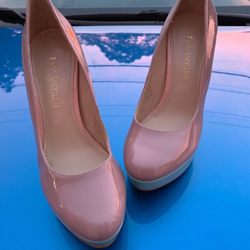 Enzo Angiolini Smiles Pump in Taupe - Picture 2 of 8